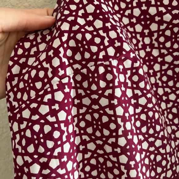 Burghundy Pattern Tank - Picture 4 of 5